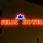 Felix & 3*