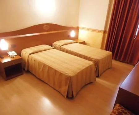Felix Hotel 3*